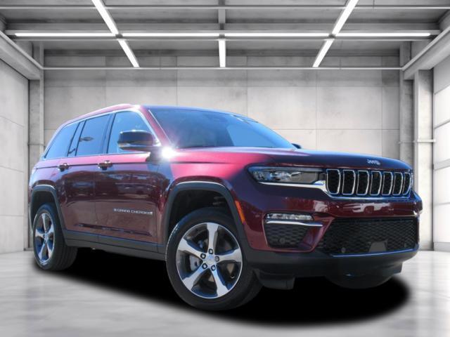 new 2025 Jeep Grand Cherokee car, priced at $48,355