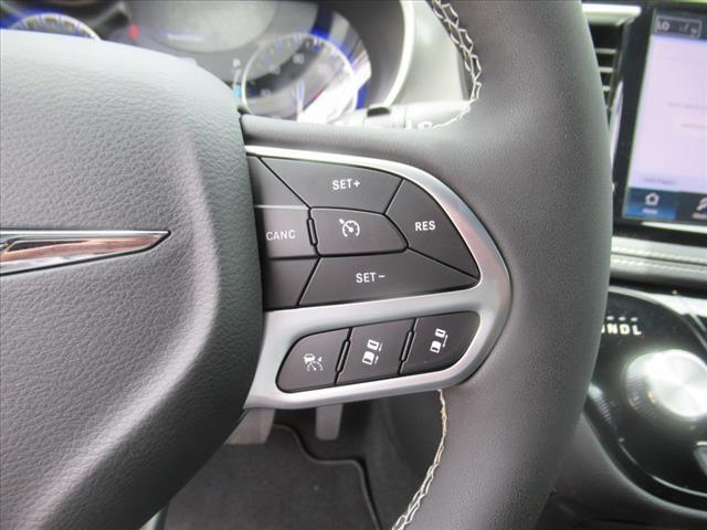 new 2025 Chrysler Pacifica car, priced at $42,032