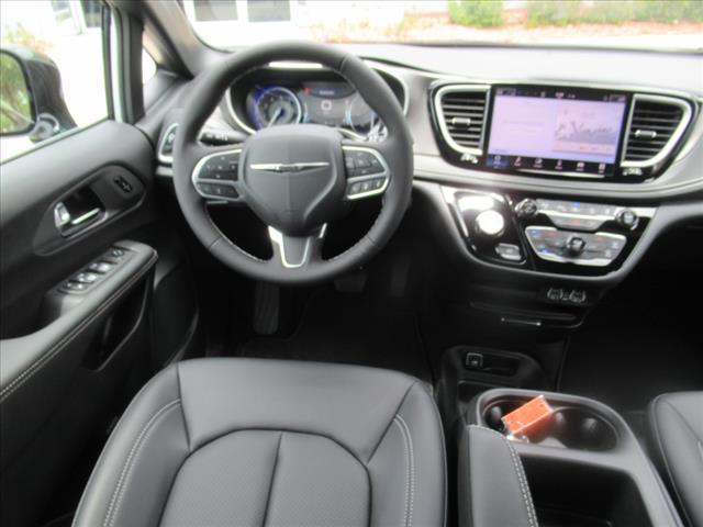 new 2025 Chrysler Pacifica car, priced at $42,032