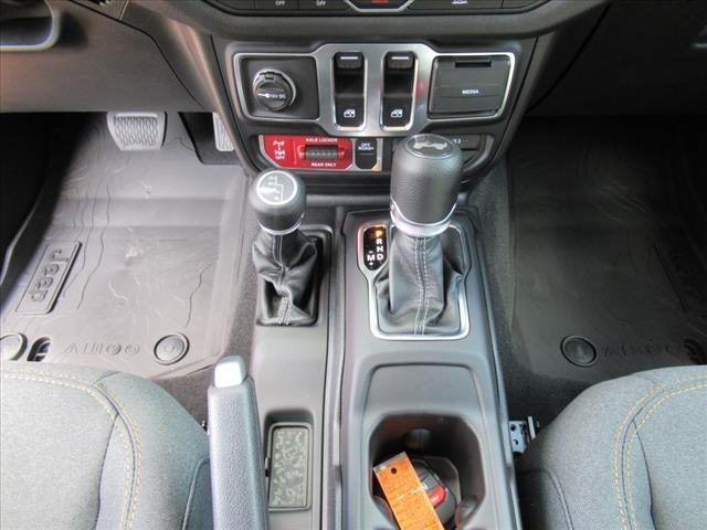 new 2025 Jeep Wrangler car, priced at $47,177