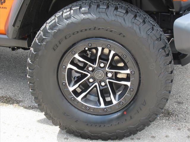 new 2025 Jeep Wrangler car, priced at $47,177