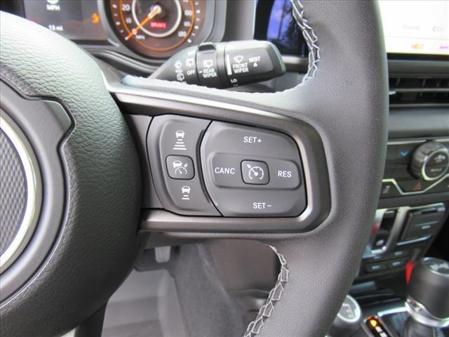 new 2025 Jeep Wrangler car, priced at $47,177