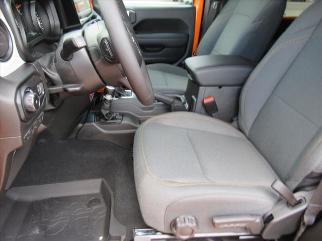 new 2025 Jeep Wrangler car, priced at $47,177