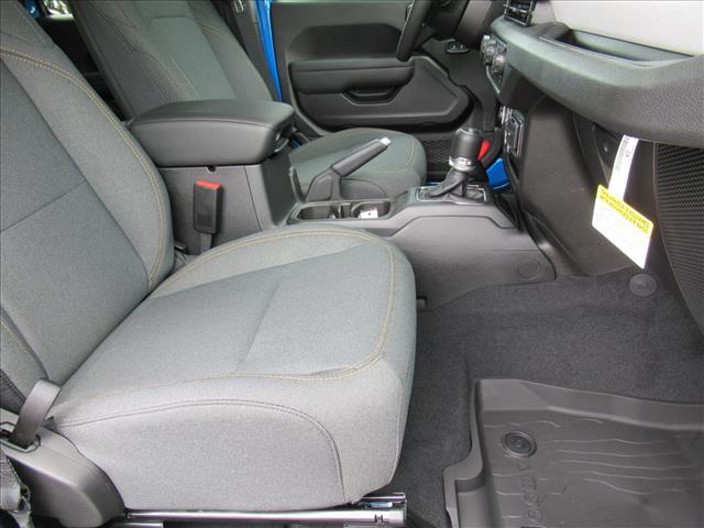 new 2025 Jeep Wrangler car, priced at $40,936