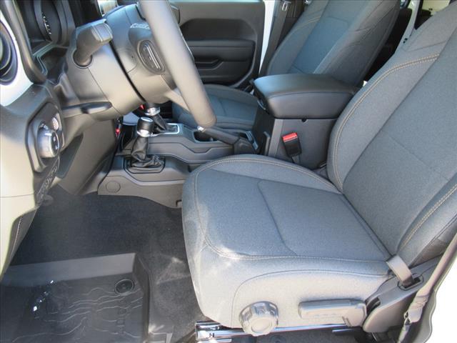 new 2025 Jeep Gladiator car, priced at $43,007