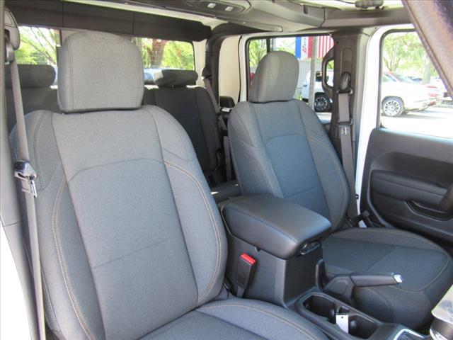 new 2025 Jeep Gladiator car, priced at $43,007