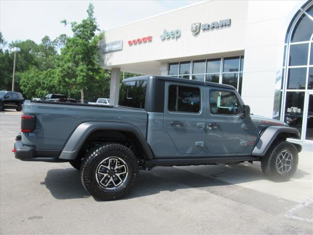 new 2025 Jeep Gladiator car, priced at $51,675