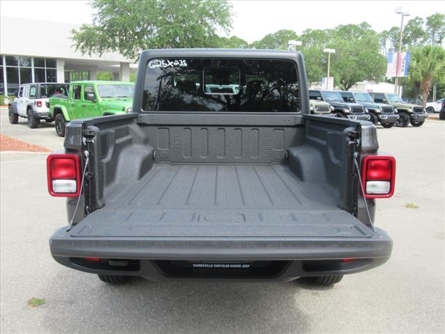 new 2025 Jeep Gladiator car, priced at $42,733