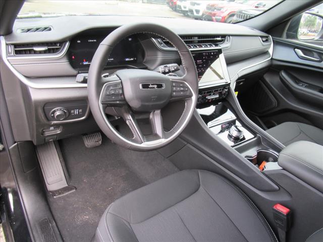 new 2025 Jeep Grand Cherokee car, priced at $35,965