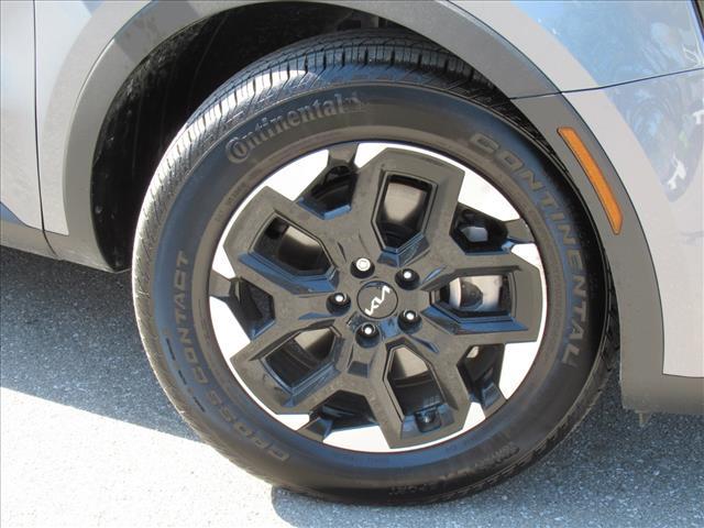 used 2025 Kia Sorento car, priced at $31,000