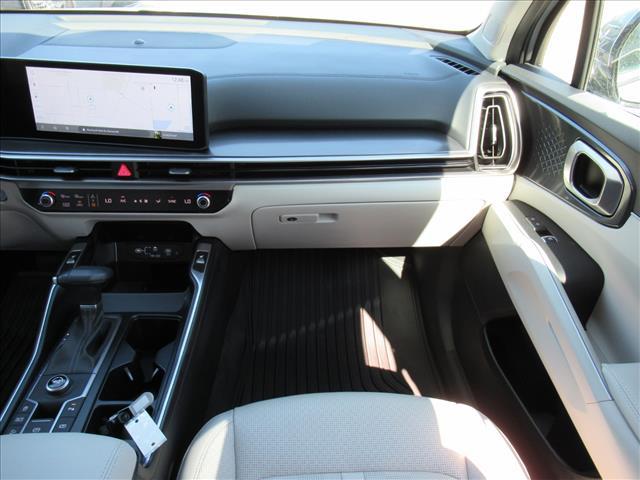 used 2025 Kia Sorento car, priced at $31,000