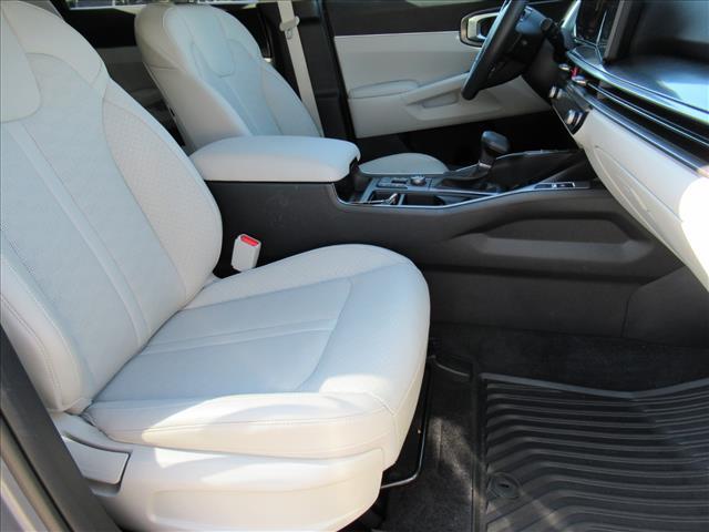 used 2025 Kia Sorento car, priced at $31,000