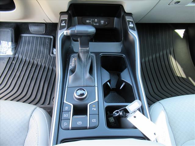 used 2025 Kia Sorento car, priced at $31,000