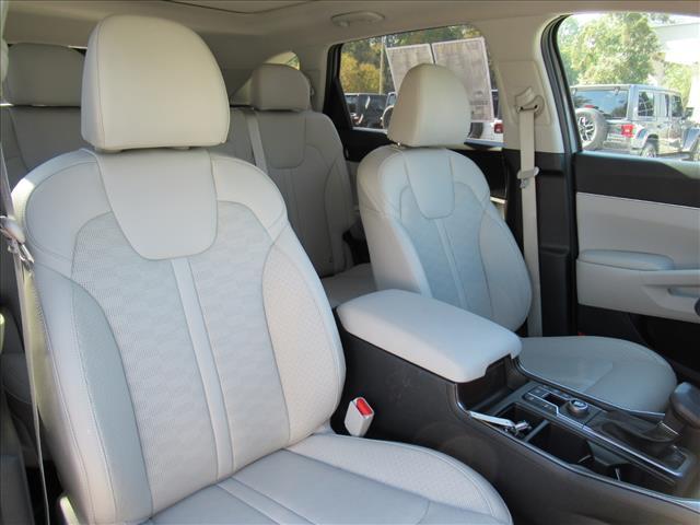 used 2025 Kia Sorento car, priced at $31,000