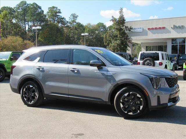 used 2025 Kia Sorento car, priced at $31,000