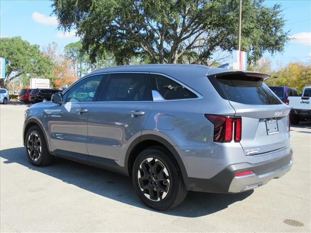 used 2025 Kia Sorento car, priced at $31,000