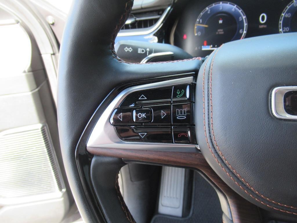 used 2022 Jeep Grand Cherokee car, priced at $39,995