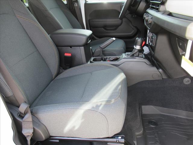 new 2025 Jeep Gladiator car, priced at $38,074