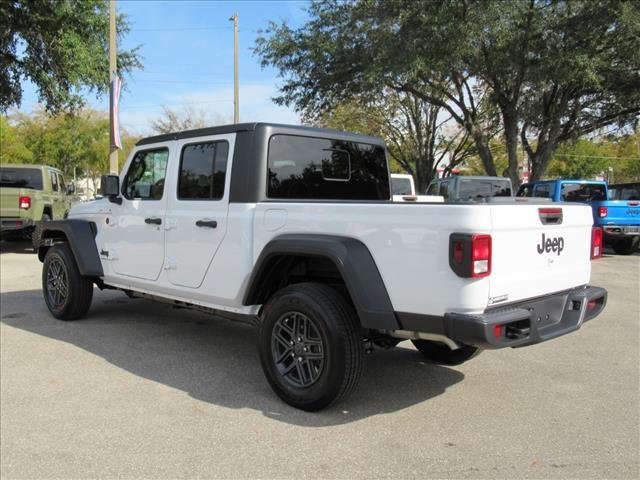new 2025 Jeep Gladiator car, priced at $38,074