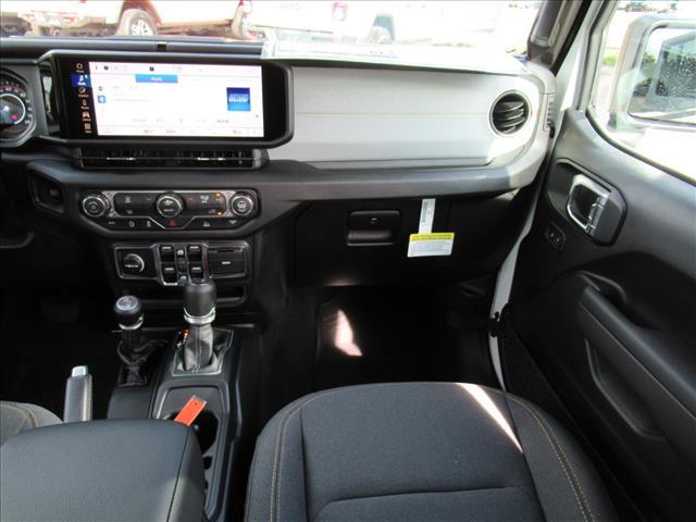 new 2025 Jeep Gladiator car, priced at $38,074