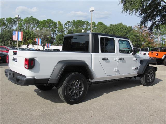 new 2025 Jeep Gladiator car, priced at $38,074