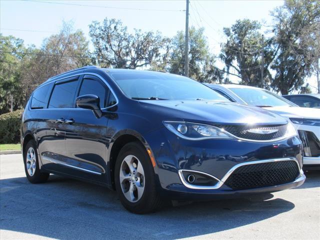 used 2017 Chrysler Pacifica car