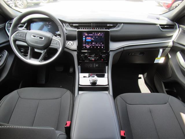 new 2025 Jeep Grand Cherokee L car, priced at $40,295