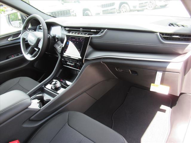new 2025 Jeep Grand Cherokee L car, priced at $40,295