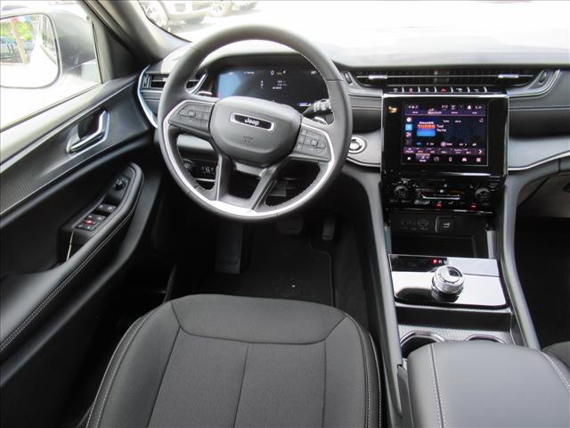 new 2025 Jeep Grand Cherokee L car, priced at $40,295
