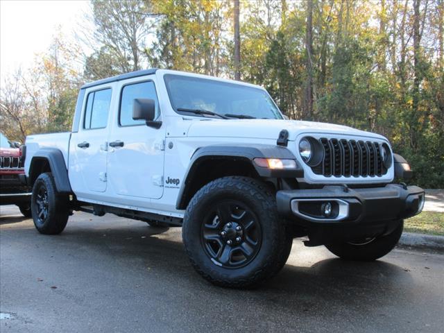 new 2024 Jeep Gladiator car, priced at $44,175