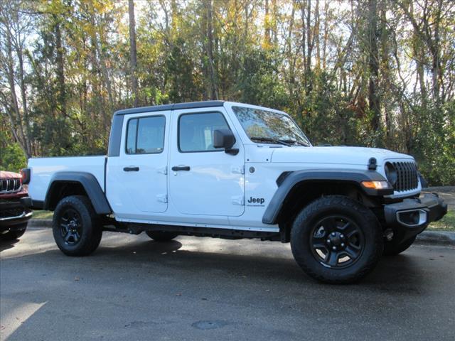 new 2024 Jeep Gladiator car, priced at $44,175