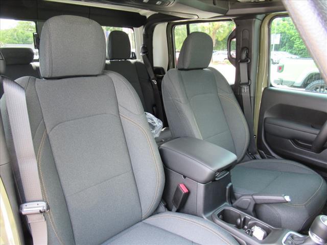 new 2025 Jeep Gladiator car, priced at $42,733