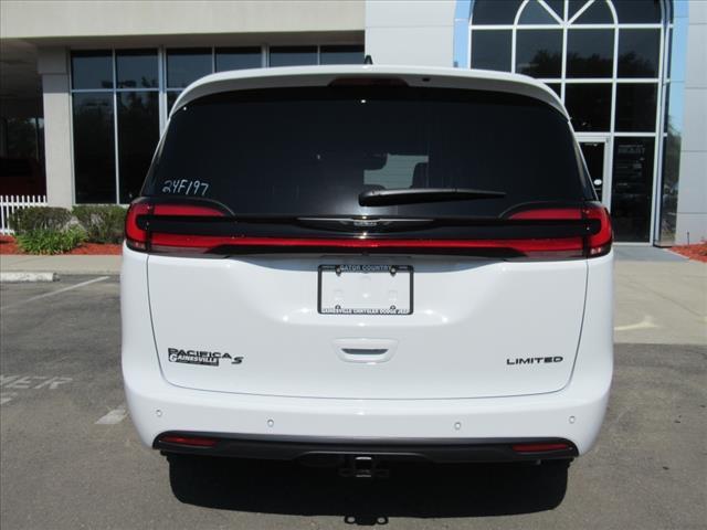 new 2024 Chrysler Pacifica car, priced at $46,060