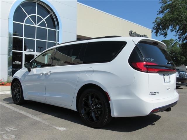 new 2024 Chrysler Pacifica car, priced at $46,060