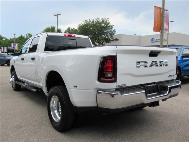 new 2025 Ram 3500 car, priced at $72,325