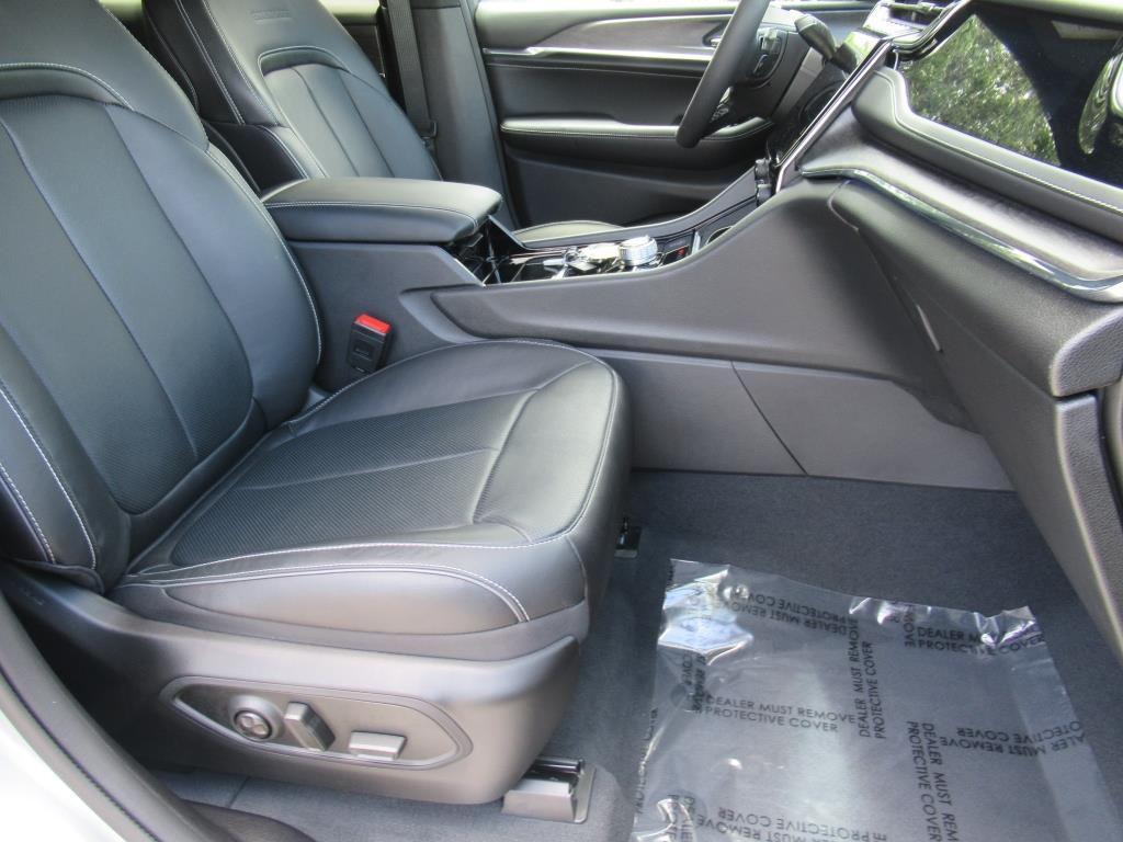 used 2023 Jeep Grand Cherokee car, priced at $45,995