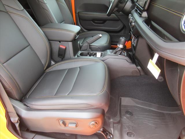 new 2025 Jeep Gladiator car, priced at $45,182