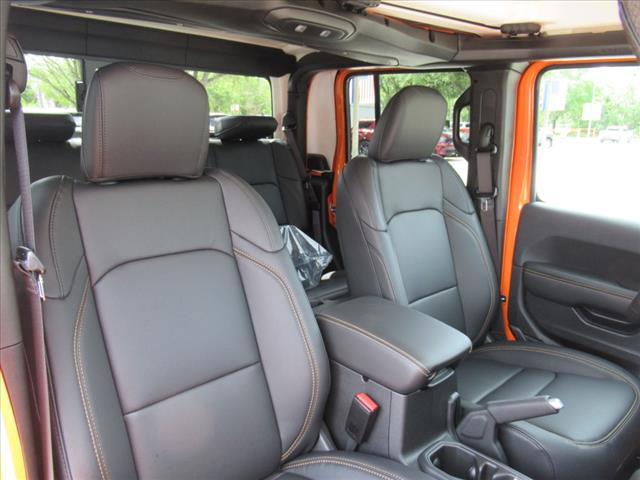 new 2025 Jeep Gladiator car, priced at $45,182