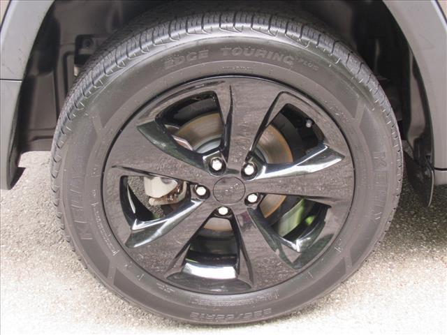 used 2020 Jeep Cherokee car, priced at $18,495