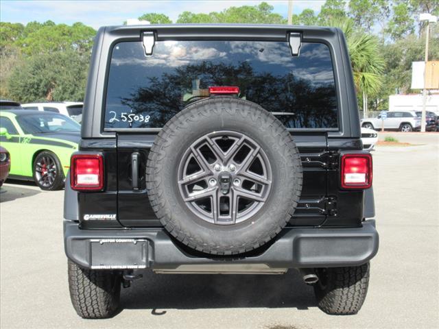 new 2025 Jeep Wrangler car, priced at $40,975