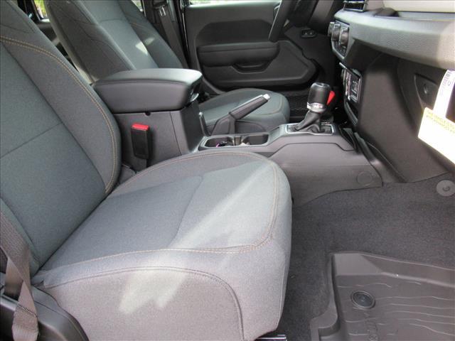 new 2025 Jeep Gladiator car, priced at $38,610