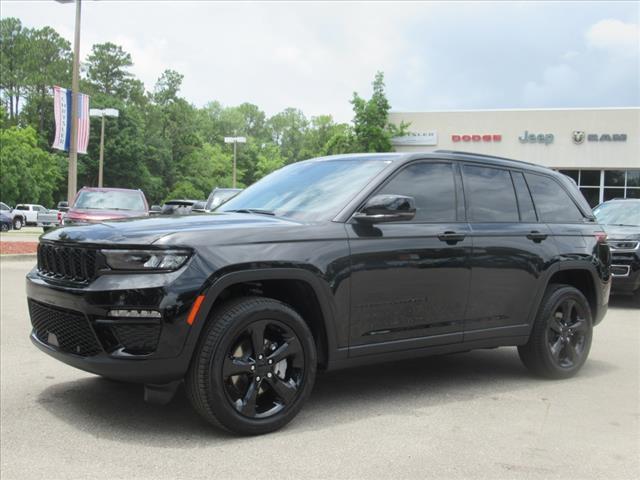 new 2025 Jeep Grand Cherokee car, priced at $48,541