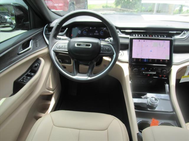 new 2025 Jeep Grand Cherokee car, priced at $48,541