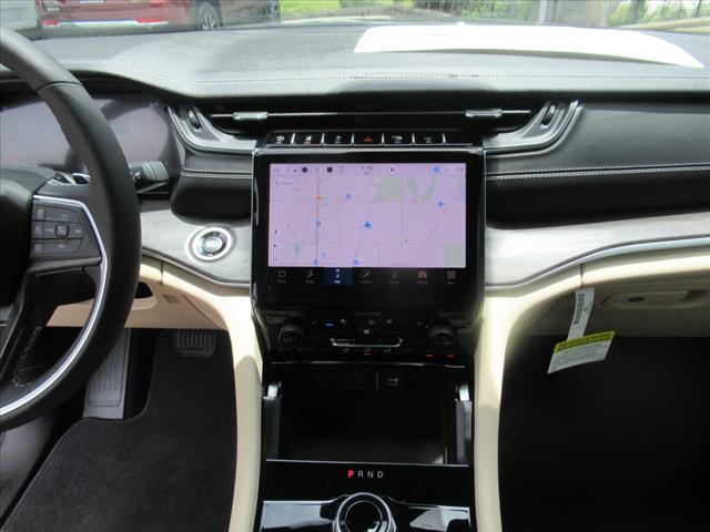 new 2025 Jeep Grand Cherokee car, priced at $48,541