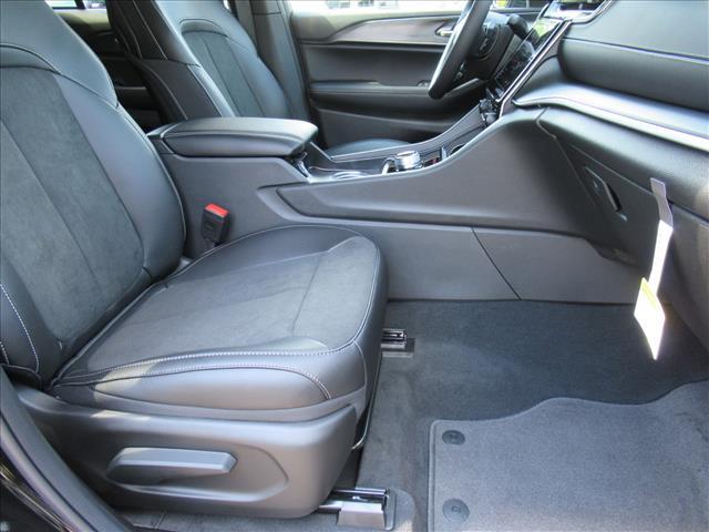 new 2025 Jeep Grand Cherokee car, priced at $36,528