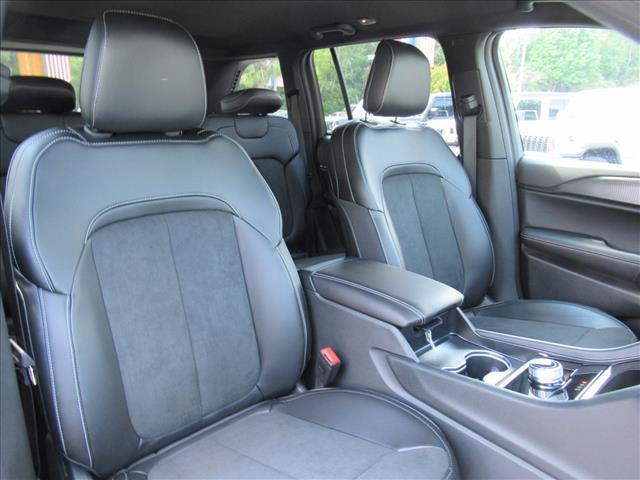 new 2025 Jeep Grand Cherokee car, priced at $36,528