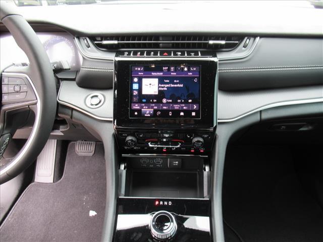 new 2025 Jeep Grand Cherokee L car, priced at $37,915