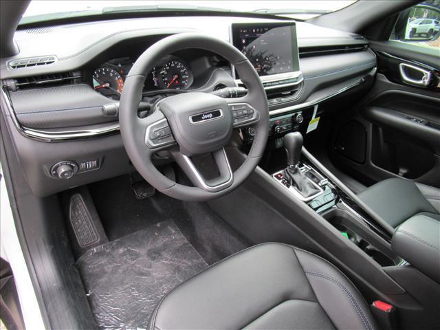 new 2025 Jeep Compass car, priced at $33,010