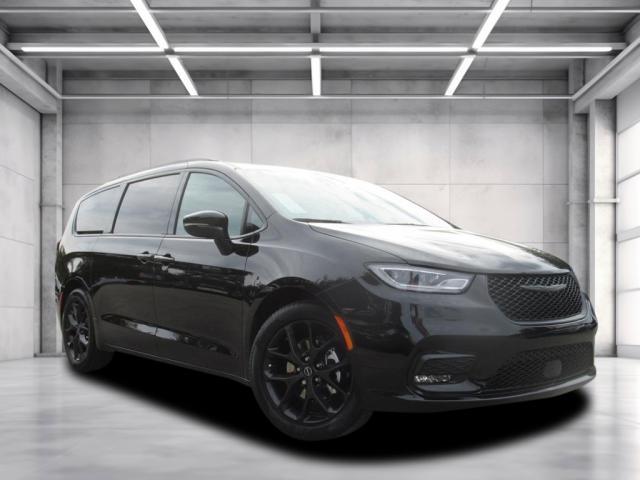 new 2026 Chrysler Pacifica car, priced at $41,885