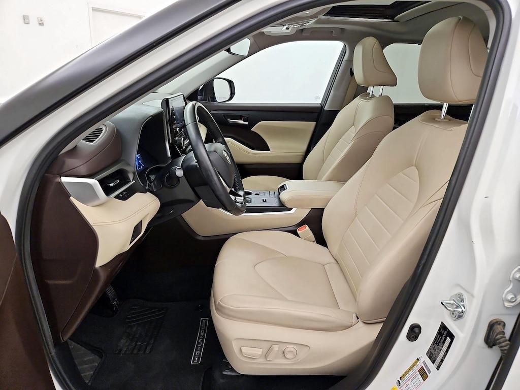 used 2021 Toyota Highlander Hybrid car, priced at $36,998